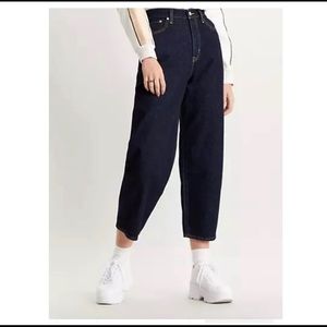 Levi’s Balloon Jeans 25 high rise NWT